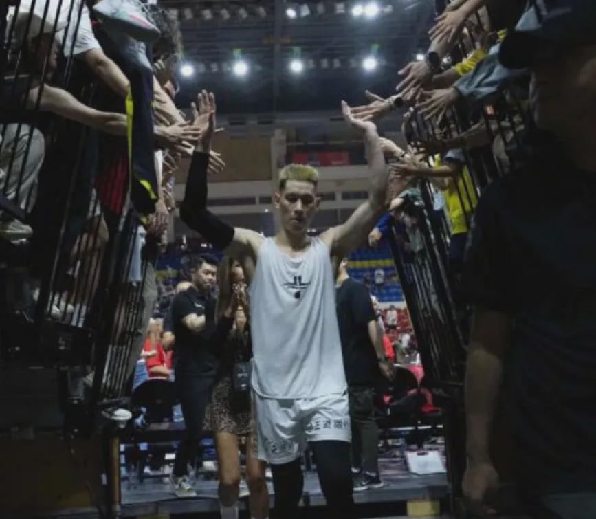 自宣退役!再见,林书豪!再见,林疯狂!